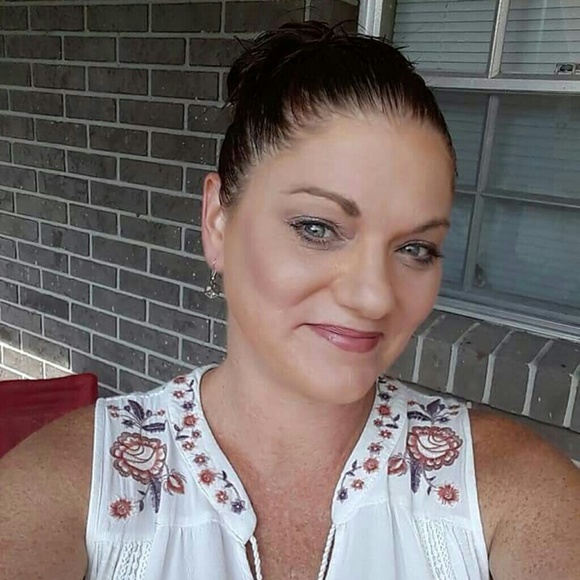 Meet your Posher, Jess - Picture 2 of 8